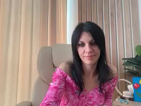 Snapshot of InjaAtHome chatting on 06-22-26, 01:19 InjaAtHome online show from 06-22-26, 01:19