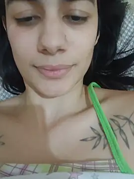 Snapshot of Mamamiabr chatting on 05-28-26, 11:13 Mamamiabr online show from 05-28-26, 11:13