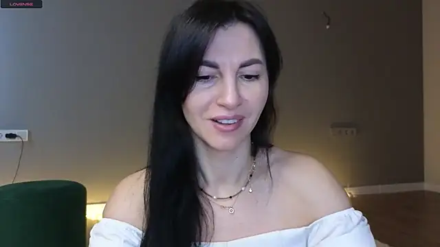 Mary love16 online show from 01-31-25, 06:57