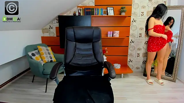 Snapshot of EmillyTaylor chatting on 02-03-25, 07:29 EmillyTaylor online show from 02-03-25, 07:29