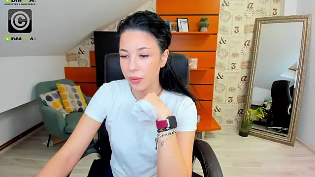 Snapshot of EmillyTaylor chatting on 02-05-25, 04:27 EmillyTaylor online show from 02-05-25, 04:27