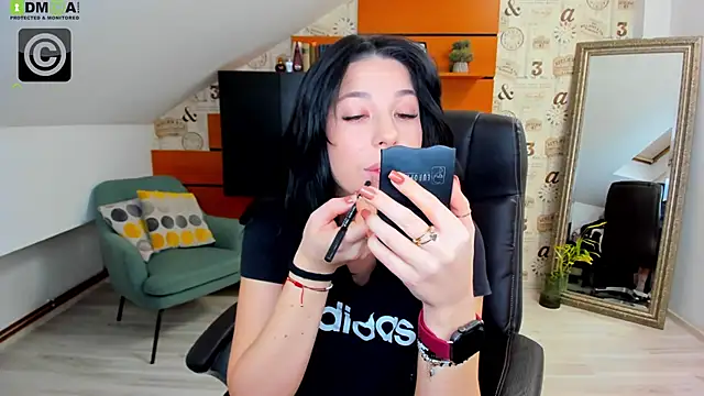 Snapshot of EmillyTaylor chatting on 02-10-25, 04:41 EmillyTaylor online show from 02-10-25, 04:41