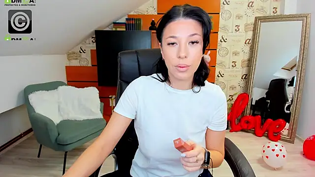 Snapshot of EmillyTaylor chatting on 02-19-25, 04:23 EmillyTaylor online show from 02-19-25, 04:23