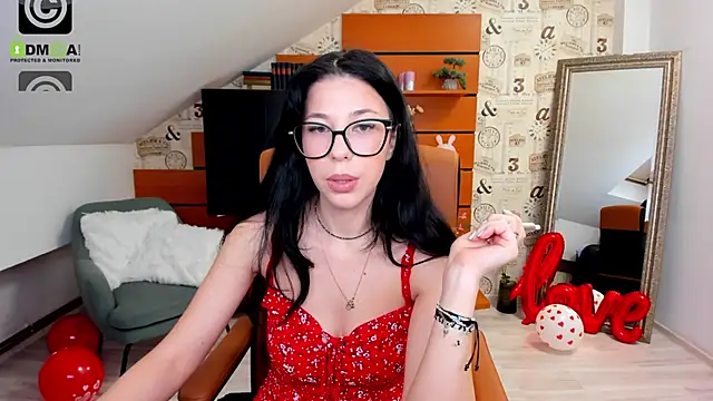 Snapshot of EmillyTaylor chatting on 02-26-25, 04:36 EmillyTaylor online show from 02-26-25, 04:36