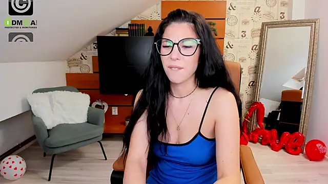 Snapshot of EmillyTaylor chatting on 03-17-25, 07:46 EmillyTaylor online show from 03-17-25, 07:46