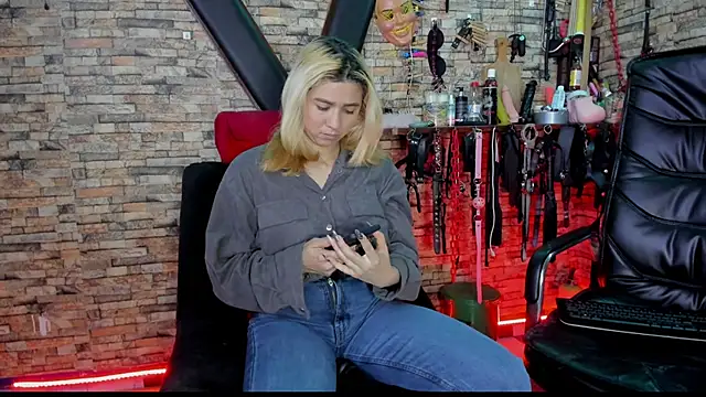 Liltildeman moon online show from 11-30-25, 01:53