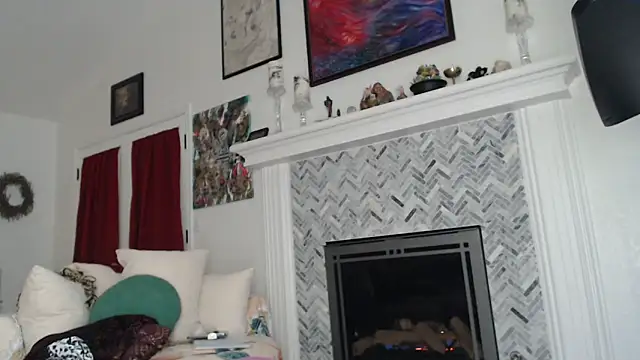 AuroraWillows online show from 03-06-25, 10:52