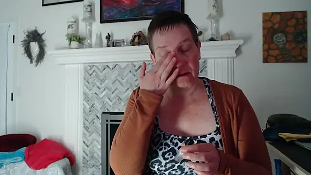 AuroraWillows online show from 04-21-26, 01:42