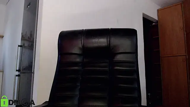 Snapshot of DollySun chatting on 02-27-25, 02:43 DollySun online show from 02-27-25, 02:43