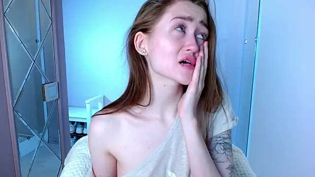 Snapshot of millllina chatting on 02-18-25, 02:49 millllina online show from 02-18-25, 02:49