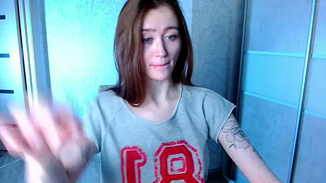 Snapshot of millllina chatting on 02-23-25, 08:55 millllina online show from 02-23-25, 08:55