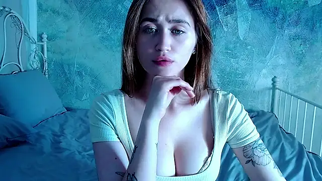 Snapshot of millllina chatting on 10-02-25, 02:35 millllina online show from 10-02-25, 02:35