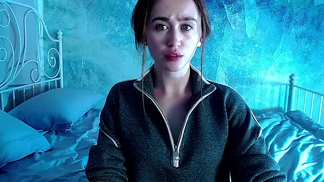 Snapshot of millllina chatting on 11-30-25, 12:31 millllina online show from 11-30-25, 12:31