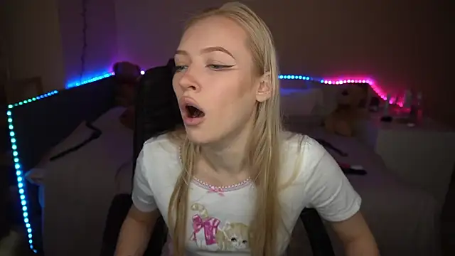 AmandaFiree online show from 11-14-25, 06:23