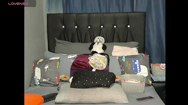 caramelbooty69 online show from 10-31-25, 05:47