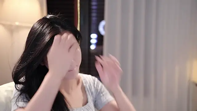 Ocean--Lili online show from 09-22-25, 02:08