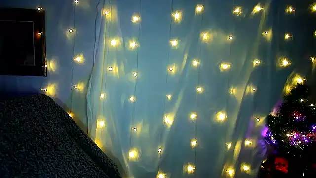 Snapshot of Victoria_Marks chatting on 12-13-24, 04:43 Victoria Marks online show from 12-13-24, 04:43