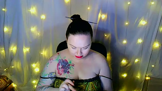 Snapshot of Victoria_Marks chatting on 09-27-25, 01:54 Victoria Marks online show from 09-27-25, 01:54