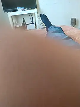 Snapshot of Pziko chatting on 10-25-25, 09:42 Pziko online show from 10-25-25, 09:42