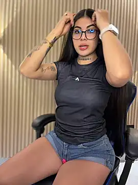 Sarasanders 4 online show from 03-11-26, 01:33