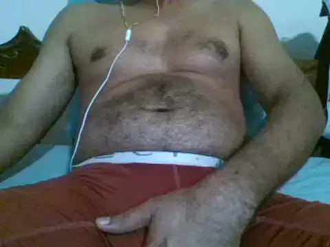 Snapshot of bbccol1 chatting on 12-31-24, 04:06 bbccol1 online show from 12-31-24, 04:06