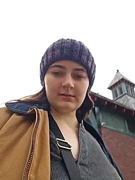 Snowbunnycake 131 online show from 11-13-25, 01:43