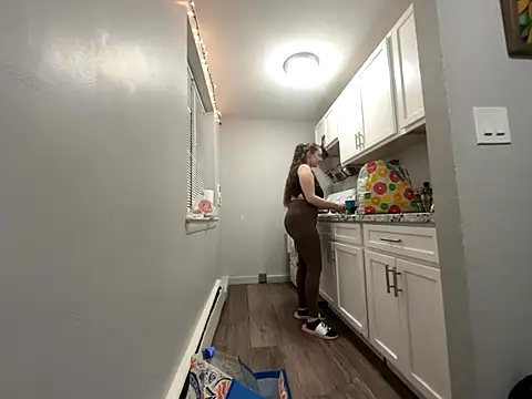 Snowbunnycake 131 online show from 11-22-25, 02:43