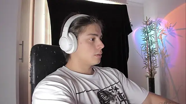 Giordano Russo online show from 04-25-26, 07:33