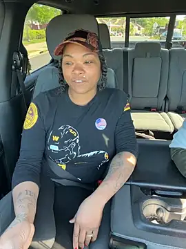 HaloRodeoLover2 online show from 04-21-26, 02:01