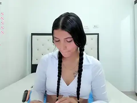 Snapshot of CuteLatinaxx chatting on 03-07-25, 01:51 CuteLatinaxx online show from 03-07-25, 01:51