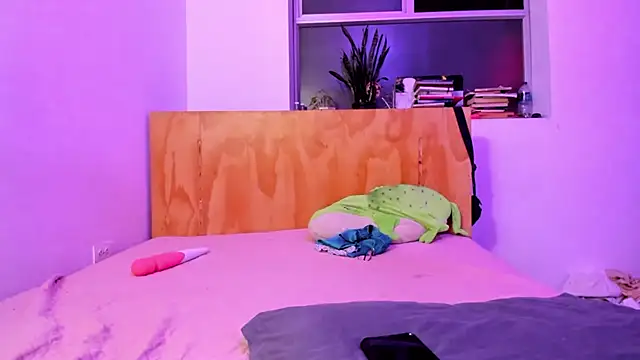  Lunnaa  online show from 01-26-25, 01:52