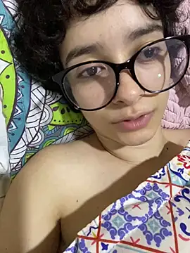 Snapshot of _Lunnaa_ chatting on 03-09-26, 03:32 Lunnaa online show from 03-09-26, 03:32