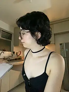 Snapshot of _Lunnaa_ chatting on 03-16-26, 12:49 Lunnaa online show from 03-16-26, 12:49