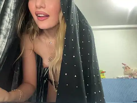 GumusGuray online show from 12-22-24, 01:45