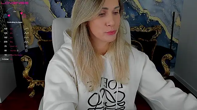 Snapshot of CassandraGood chatting on 12-11-24, 08:50 CassandraGood online show from 12-11-24, 08:50