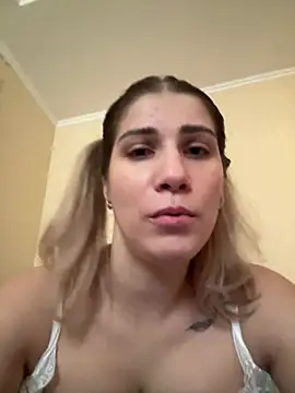 Snapshot of CassandraGood chatting on 12-13-24, 08:30 CassandraGood online show from 12-13-24, 08:30