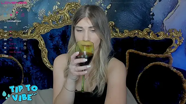 Snapshot of CassandraGood chatting on 01-03-25, 10:19 CassandraGood online show from 01-03-25, 10:19