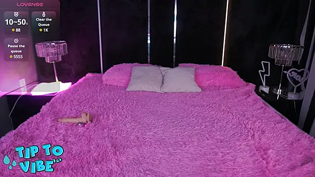 Snapshot of CassandraGood chatting on 01-10-25, 09:31 CassandraGood online show from 01-10-25, 09:31