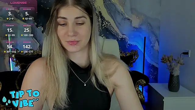 Snapshot of CassandraGood chatting on 02-12-25, 10:56 CassandraGood online show from 02-12-25, 10:56