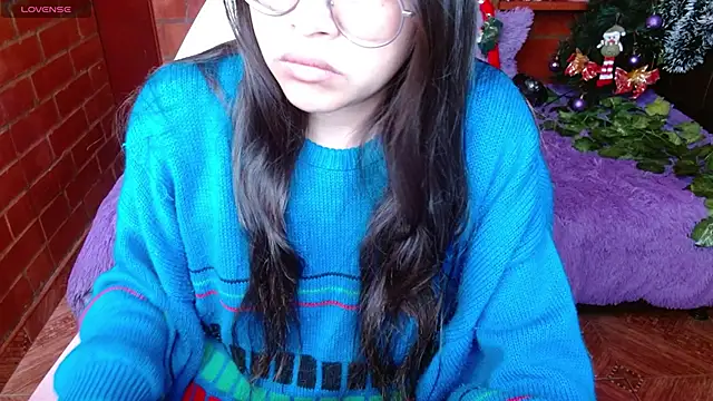 MidoriQuiinn online show from 12-14-25, 04:23