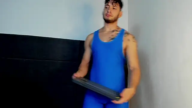 alejandro  2 online show from 04-07-26, 04:40