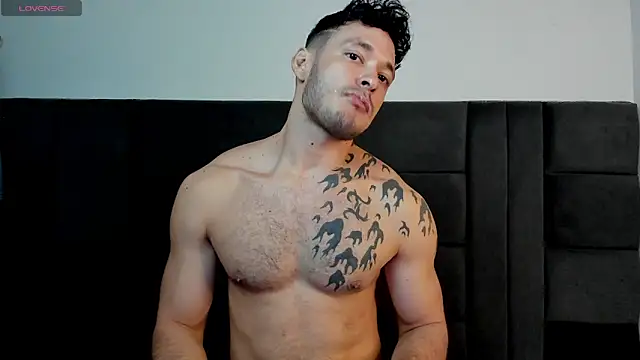 Snapshot of alejandro__2 chatting on 05-01-26, 04:00 alejandro 2 online show from 05-01-26, 04:00