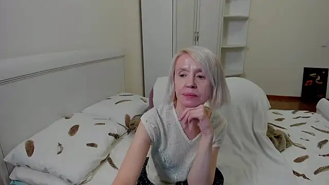 aminalive online show from 10-21-25, 09:04