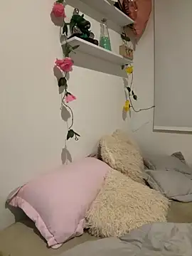 Snapshot of oriana_zoeee chatting on 11-14-25, 12:20 oriana zoeee online show from 11-14-25, 12:20