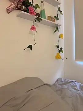 Snapshot of oriana_zoeee chatting on 12-01-25, 10:15 oriana zoeee online show from 12-01-25, 10:15