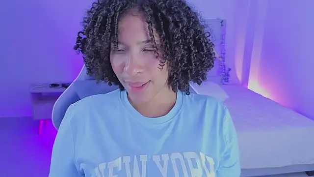 Snapshot of DannaBerry chatting on 10-29-25, 03:36 DannaBerry online show from 10-29-25, 03:36