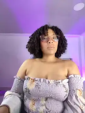 Snapshot of DannaBerry chatting on 10-30-25, 03:02 DannaBerry online show from 10-30-25, 03:02