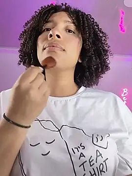 Snapshot of DannaBerry chatting on 11-24-25, 03:12 DannaBerry online show from 11-24-25, 03:12