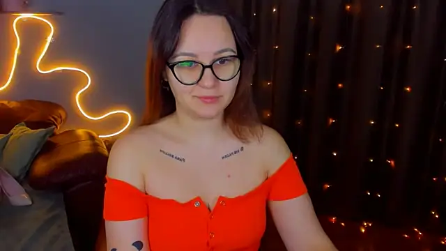 EsterLogan online show from 01-15-25, 05:40