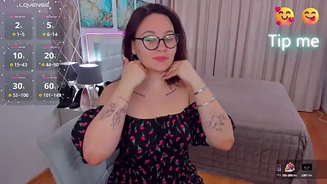 EsterLogan online show from 02-01-25, 01:20